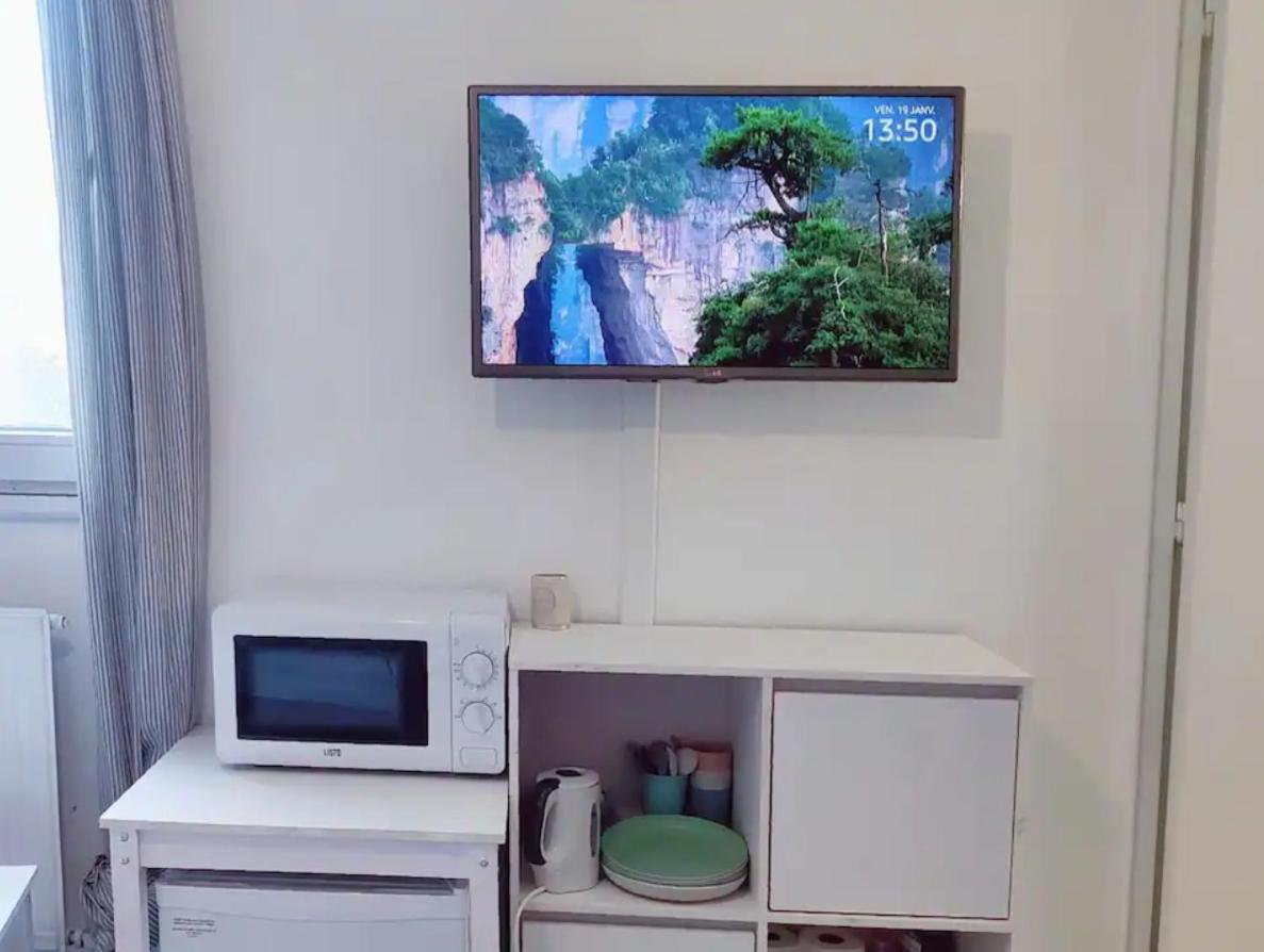 Chez Lora Sdb Wc Prive Frigo Netflix Clim Docks Homestay *